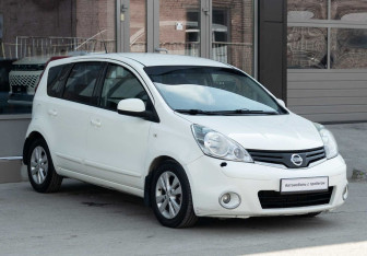 Подержанный автомобиль Nissan Note 2012 года (3 фото)