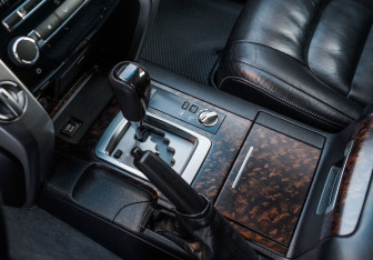 Подержанный автомобиль Toyota Land Cruiser Suv 2012 года (28 фото)