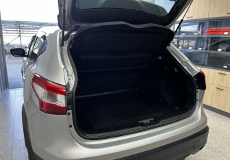 Подержанный автомобиль Nissan Qashqai 2016 года (15 фото)