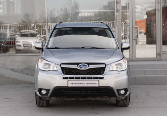 Подержанный автомобиль Subaru Forester Suv 2013 года (2 фото)