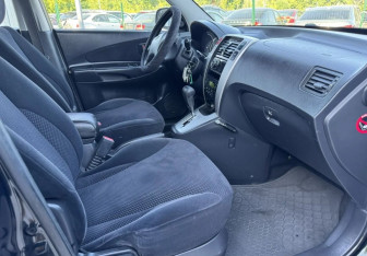Подержанный автомобиль Hyundai Tucson 2006 года (14 фото)