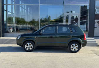 Подержанный автомобиль Hyundai Tucson 2006 года (9 фото)