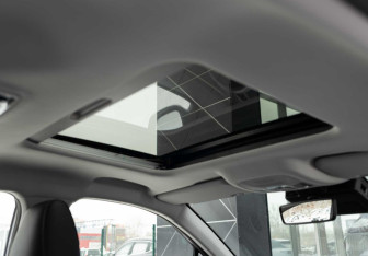 Подержанный автомобиль Omoda C5 2023 года (19 фото)