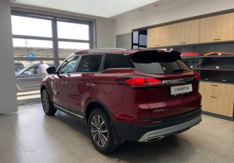 Подержанный автомобиль Geely Atlas Pro 2023 года (6 фото)