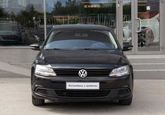 Подержанный автомобиль Volkswagen Jetta Sedan 2014 года (2 фото)