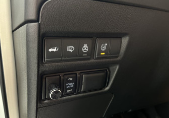 Подержанный автомобиль Infiniti QX80 2018 года (15 фото)