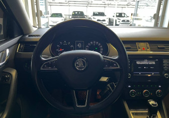 Подержанный автомобиль Skoda Octavia Wagon 2013 года (11 фото)