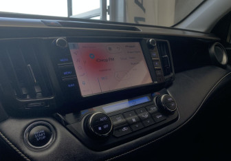 Подержанный автомобиль Toyota RAV4 2019 года (9 фото)