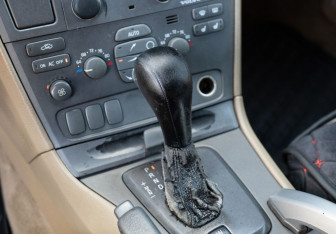 Подержанный автомобиль Volvo XC70 2001 года (14 фото)