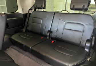 Подержанный автомобиль Toyota Land Cruiser Suv 2012 года (15 фото)