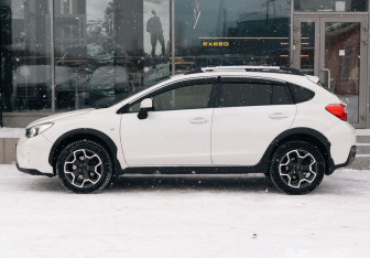 Подержанный автомобиль Subaru XV 2013 года (8 фото)