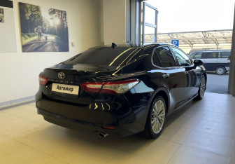 Подержанный автомобиль Toyota Camry Sedan 2019 года (4 фото)