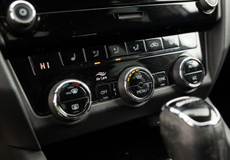 Подержанный автомобиль Skoda Octavia Liftback 2019 года (15 фото)