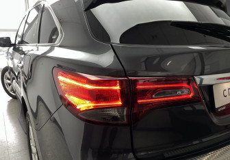 Подержанный автомобиль Acura MDX 2014 года (7 фото)