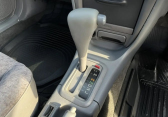 Подержанный автомобиль Toyota Sprinter Sedan 1998 года (2 фото)