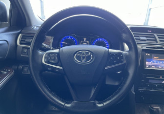 Подержанный автомобиль Toyota Camry Sedan 2017 года (11 фото)