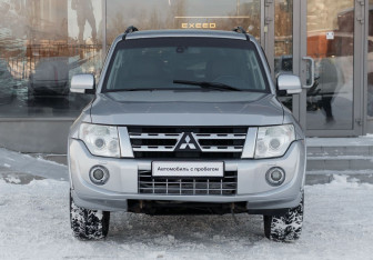 Подержанный автомобиль Mitsubishi Pajero 2011 года (2 фото)