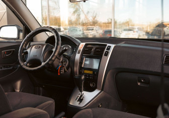 Подержанный автомобиль Hyundai Tucson 2008 года (10 фото)