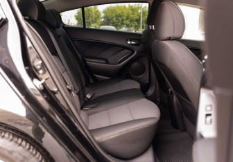 Подержанный автомобиль Kia Cerato Sedan 2013 года (18 фото)