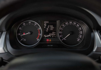 Подержанный автомобиль Skoda Rapid Liftback 2017 года (12 фото)