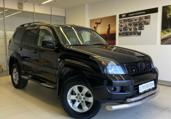 Подержанный автомобиль Toyota Land Cruiser Prado 2007 года (3 фото)