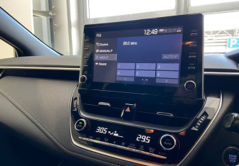 Подержанный автомобиль Toyota Corolla Hatchback 2020 года (9 фото)