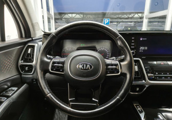 Подержанный автомобиль Kia Sorento 2021 года (9 фото)