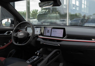 Подержанный автомобиль Geely Coolray 2024 года (10 фото)