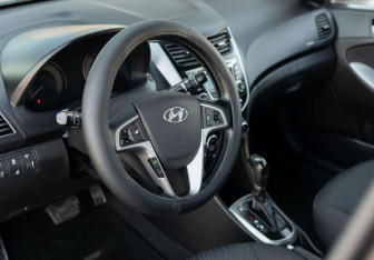 Подержанный автомобиль Hyundai Solaris Sedan 2015 года (11 фото)