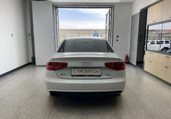 Подержанный автомобиль Audi A4 Sedan 2013 года (5 фото)
