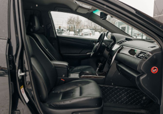 Подержанный автомобиль Toyota Camry Sedan 2015 года (22 фото)