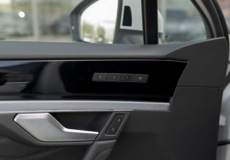 Подержанный автомобиль Volkswagen Touareg 2021 года (18 фото)