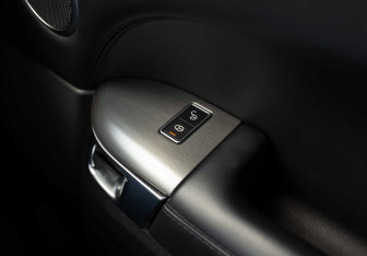 Подержанный автомобиль Land Rover Range Rover Sport 2017 года (20 фото)