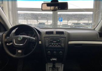 Подержанный автомобиль Skoda Octavia Liftback 2012 года (9 фото)