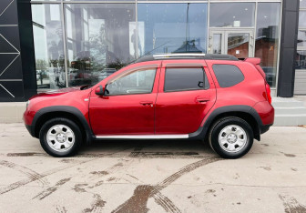 Подержанный автомобиль Renault Duster 2014 года (8 фото)
