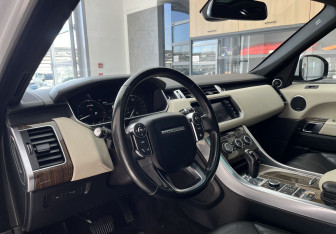 Подержанный автомобиль Land Rover Range Rover Sport 2016 года (8 фото)
