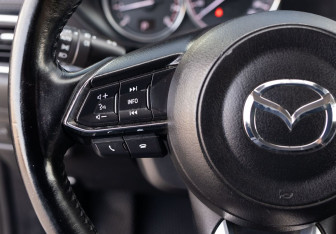 Подержанный автомобиль Mazda CX-5 2017 года (12 фото)