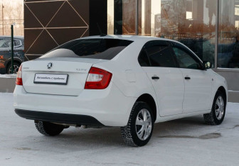 Подержанный автомобиль Skoda Rapid Liftback 2017 года (5 фото)