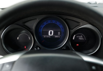 Подержанный автомобиль Citroen C4 Sedan 2013 года (13 фото)