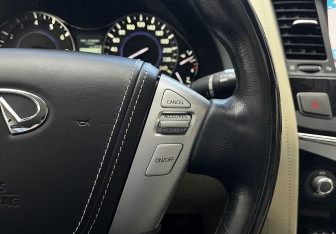 Подержанный автомобиль Infiniti QX80 2018 года (11 фото)