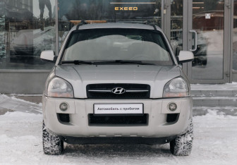 Подержанный автомобиль Hyundai Tucson 2007 года (2 фото)