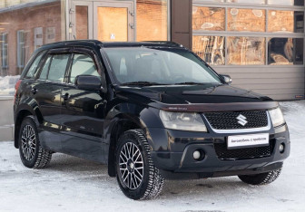 Подержанный автомобиль Suzuki Grand Vitara 2010 года (3 фото)