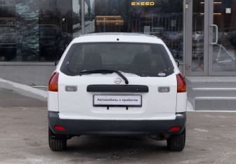 Подержанный автомобиль Nissan AD 2003 года (6 фото)