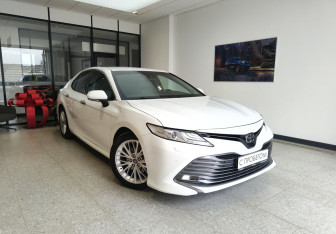 Подержанный автомобиль Toyota Camry Sedan 2018 года (3 фото)