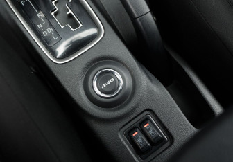 Подержанный автомобиль Mitsubishi Outlander 2015 года (17 фото)