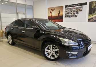 Подержанный автомобиль Nissan Teana 2014 года (4 фото)