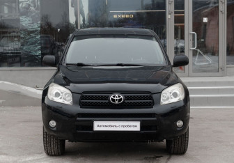 Подержанный автомобиль Toyota RAV4 2008 года (2 фото)