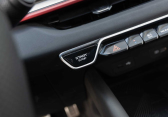 Подержанный автомобиль Geely Coolray 2024 года (15 фото)