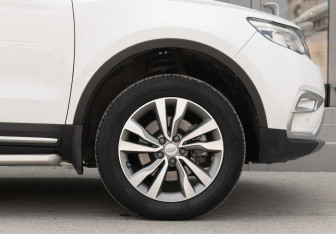 Подержанный автомобиль Geely Atlas 2020 года (9 фото)