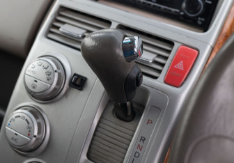 Подержанный автомобиль Honda Mobilio 2002 года (14 фото)